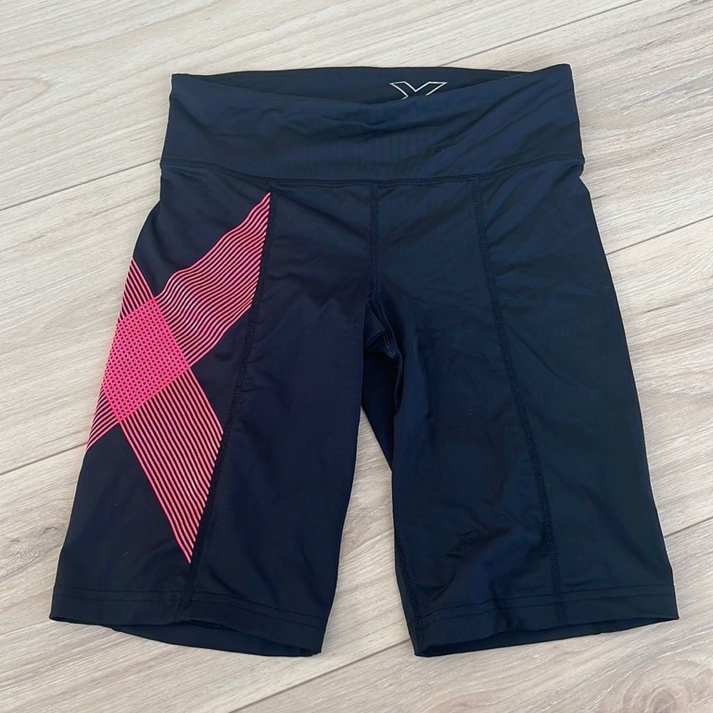 2XU compression bike shorts